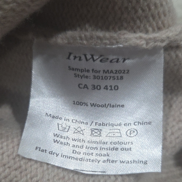 In Wear Knit Vest - Picture 4 of 6